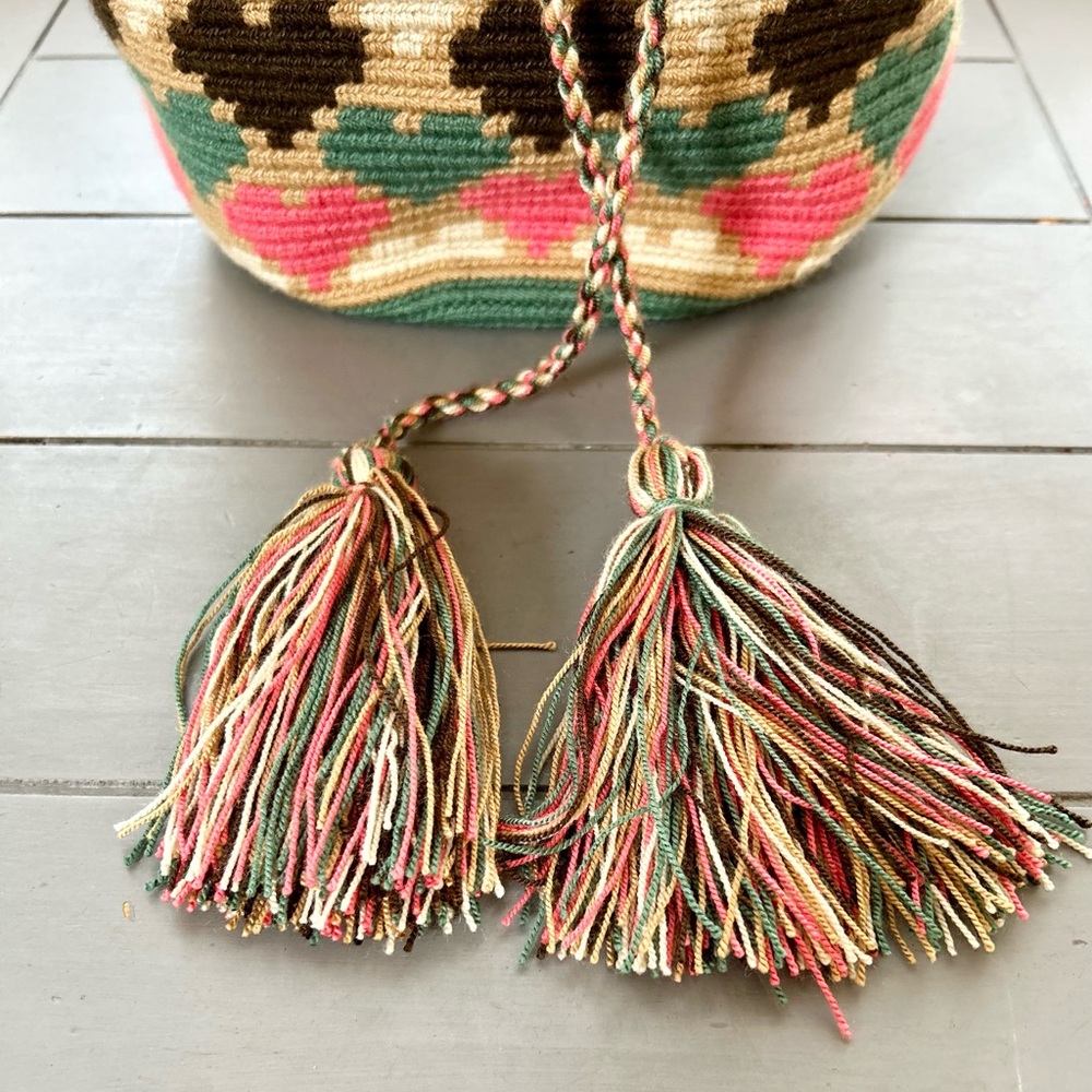Wayuu Mochila Handmade Crossbody Bag Pink Teal Heart - Picture 7 of 15